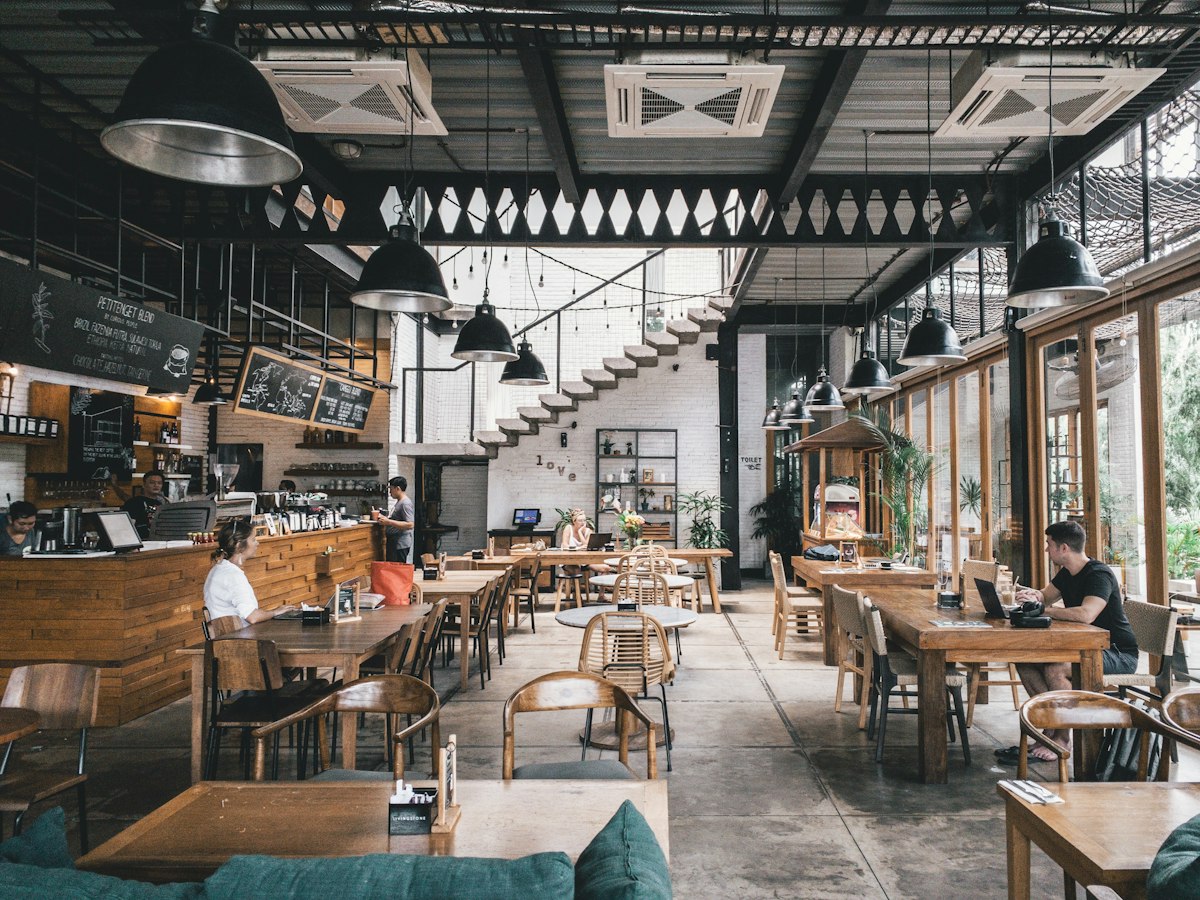Interior acogedor de Pastelería Pampa en Bogotá